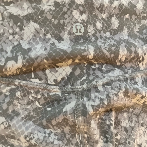 Lululemon Align High-Rise Pant 28” – Hideaway Camo Lunar Rock Multi – Size 4 - Picture 6 of 7